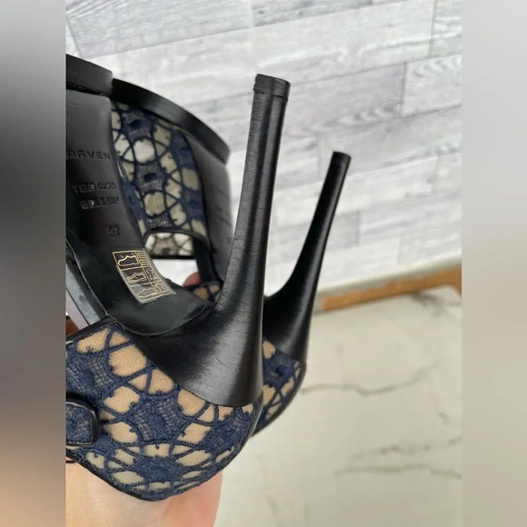 Carven Mesh and Lace open toe heels size 37/7 - Picture 12 of 17